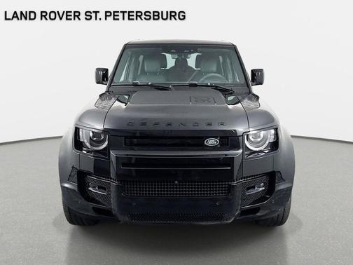 Santorini Black Metallic 2023 Land Rover Defender V8