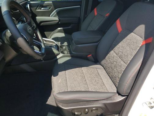 Summit White 2023 Chevrolet Colorado Z71