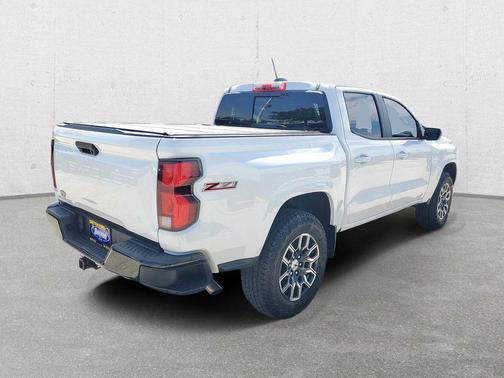 Summit White 2023 Chevrolet Colorado Z71