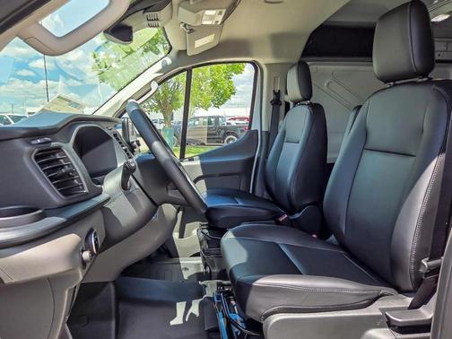 2025 Ford Transit-250 