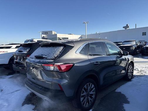 2022 Ford Escape Titanium