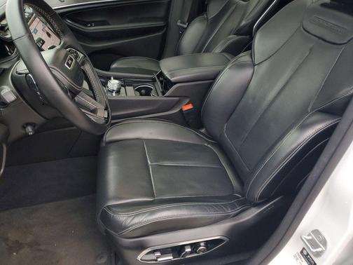 Bright White Clearcoat 2023 Jeep Grand Cherokee Overland