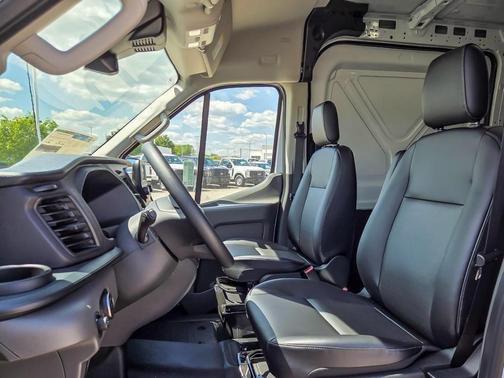 2025 Ford Transit-250 148 WB Medium Roof Cargo