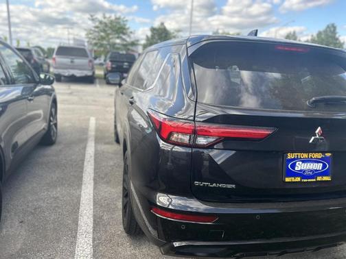 2022 Mitsubishi Outlander Black Edition