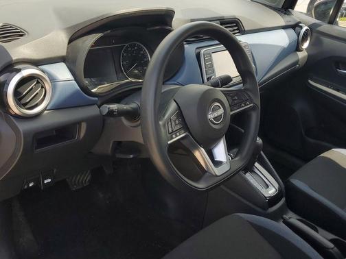 Black 2025 Nissan Versa 1.6 SV
