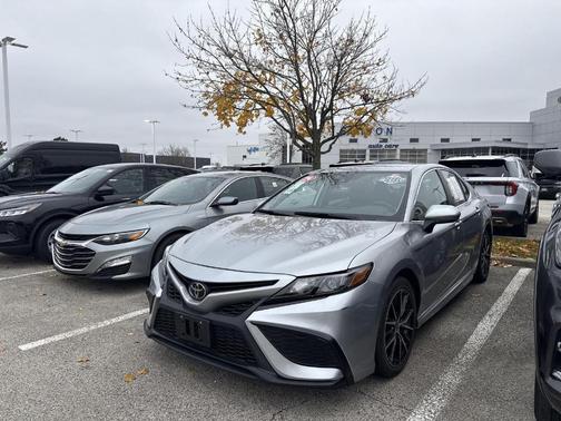 2024 Toyota Camry SE