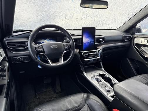 2022 Ford Explorer Platinum