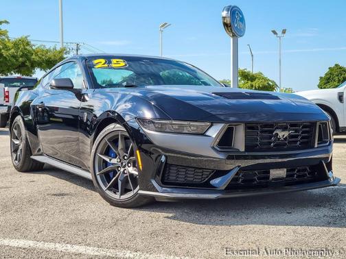2025 Ford Mustang Dark Horse