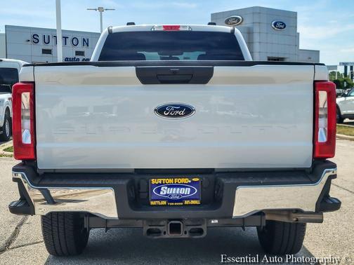 Oxford White 2025 Ford F-250 XLT