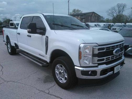 Oxford White 2025 Ford F-250 XLT