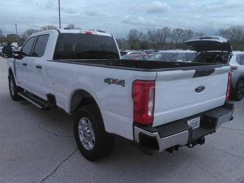 Oxford White 2025 Ford F-250 XLT