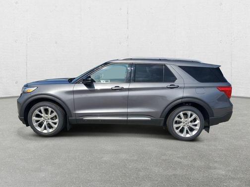 Gray Metallic 2022 Ford Explorer Platinum