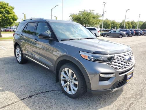 Gray Metallic 2022 Ford Explorer Platinum
