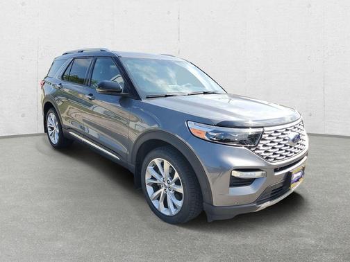 Gray Metallic 2022 Ford Explorer Platinum