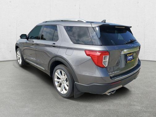 Gray Metallic 2022 Ford Explorer Platinum