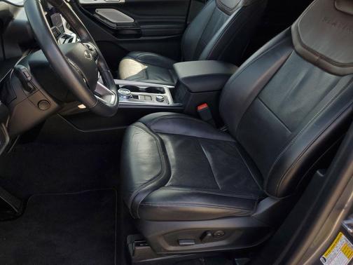 Gray Metallic 2022 Ford Explorer Platinum