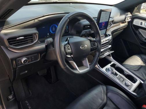Gray Metallic 2022 Ford Explorer Platinum