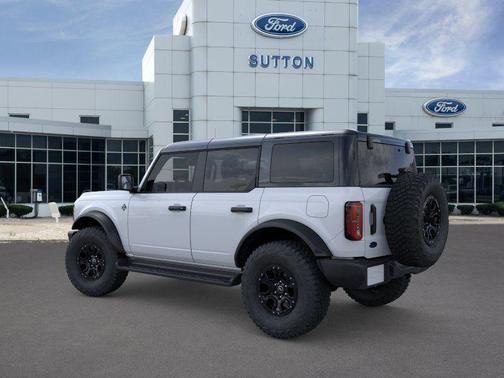 Oxford White 2026 Ford Bronco Outer Banks