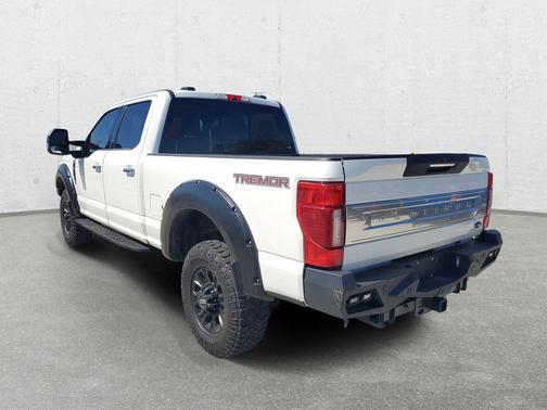 White Metallic 2022 Ford F-250 Platinum
