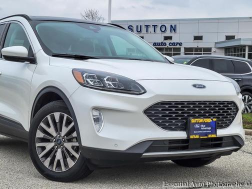 2022 Ford Escape Titanium