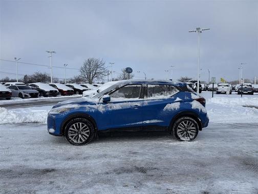 2023 Nissan Kicks SV