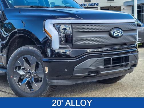 2025 Ford F-150 Lightning Flash