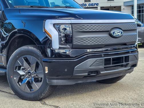 2025 Ford F-150 Lightning Flash