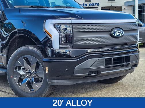 2025 Ford F-150 Lightning Flash