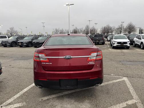 2018 Ford Taurus SEL