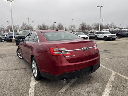 2018 Ford Taurus SEL