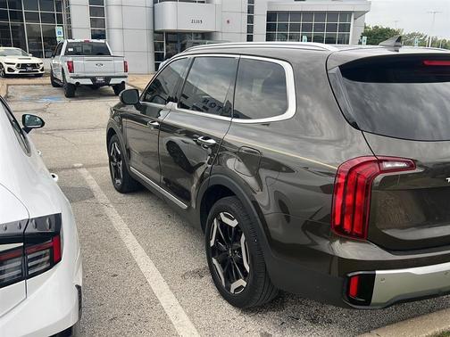 2023 Kia Telluride S