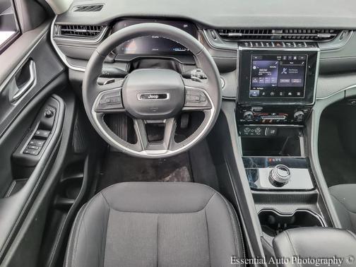 2024 Jeep Grand Cherokee Laredo