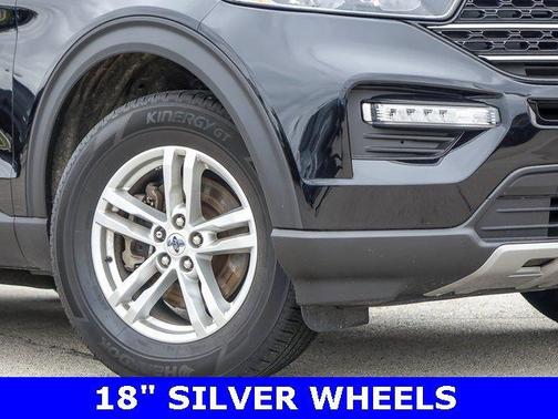Photo 4 of 27 of 2020 Ford Explorer XLT