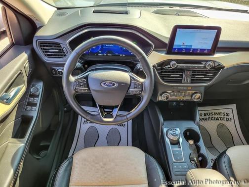 2022 Ford Escape Titanium Hybrid