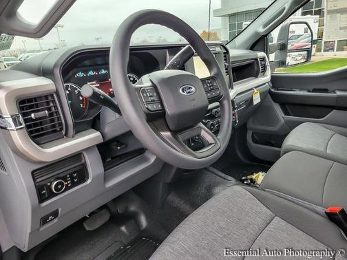 Oxford White 2024 Ford F-250 XL