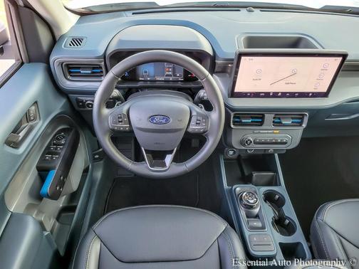 2025 Ford Maverick Lobo Standard