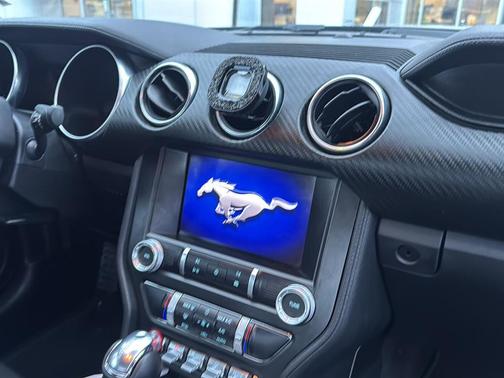 2022 Ford Mustang EcoBoost