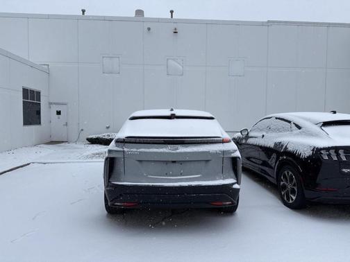 2024 Cadillac LYRIQ Sport