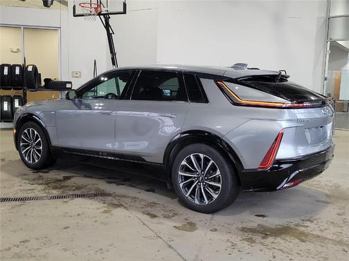 2024 Cadillac LYRIQ Sport