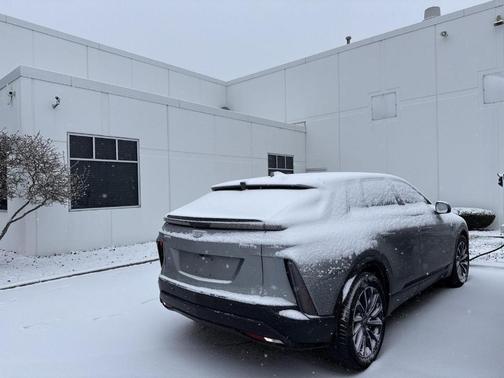 2024 Cadillac LYRIQ Sport