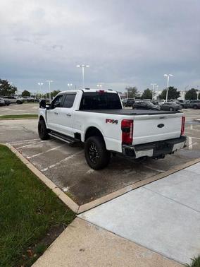 Oxford White 2023 Ford F-250 Lariat
