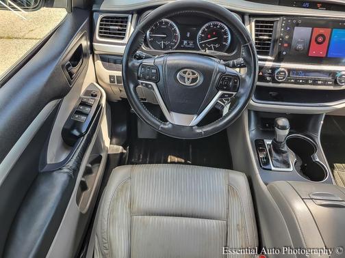 2015 Toyota Highlander LE