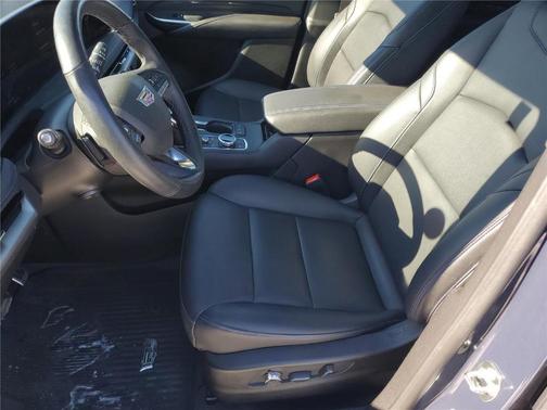 2025 Cadillac XT4 Sport