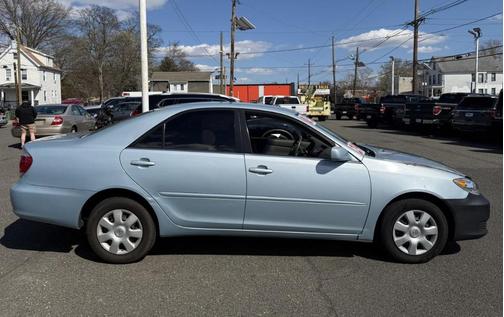2005 Toyota Camry 