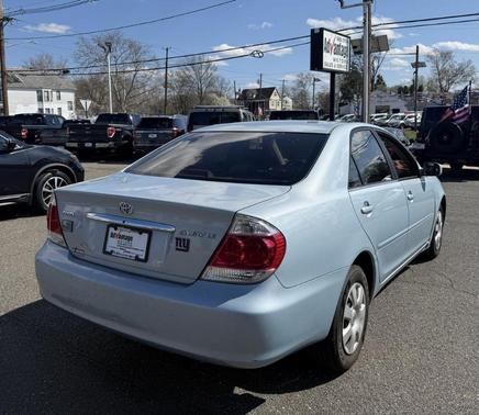 2005 Toyota Camry 