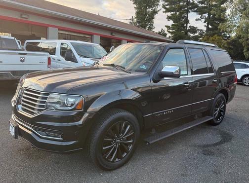 2015 Lincoln Navigator Base