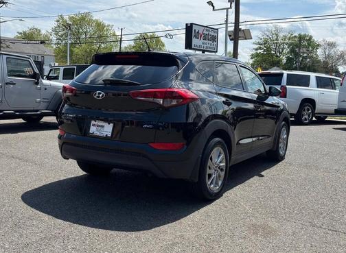 2018 Hyundai TUCSON SE