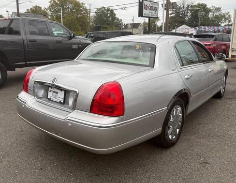 2004 Lincoln Town Car Ultimate
