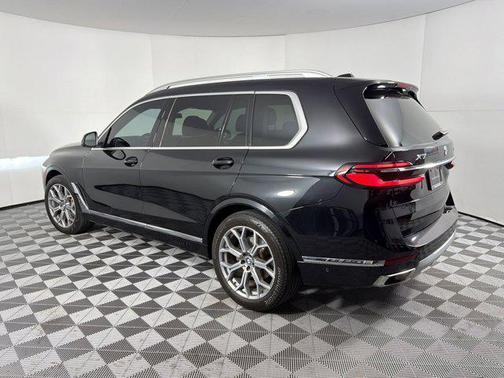 Black Sapphire Metallic 2024 BMW X7 xDrive40i