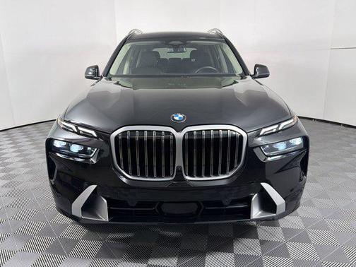 Black Sapphire Metallic 2024 BMW X7 xDrive40i